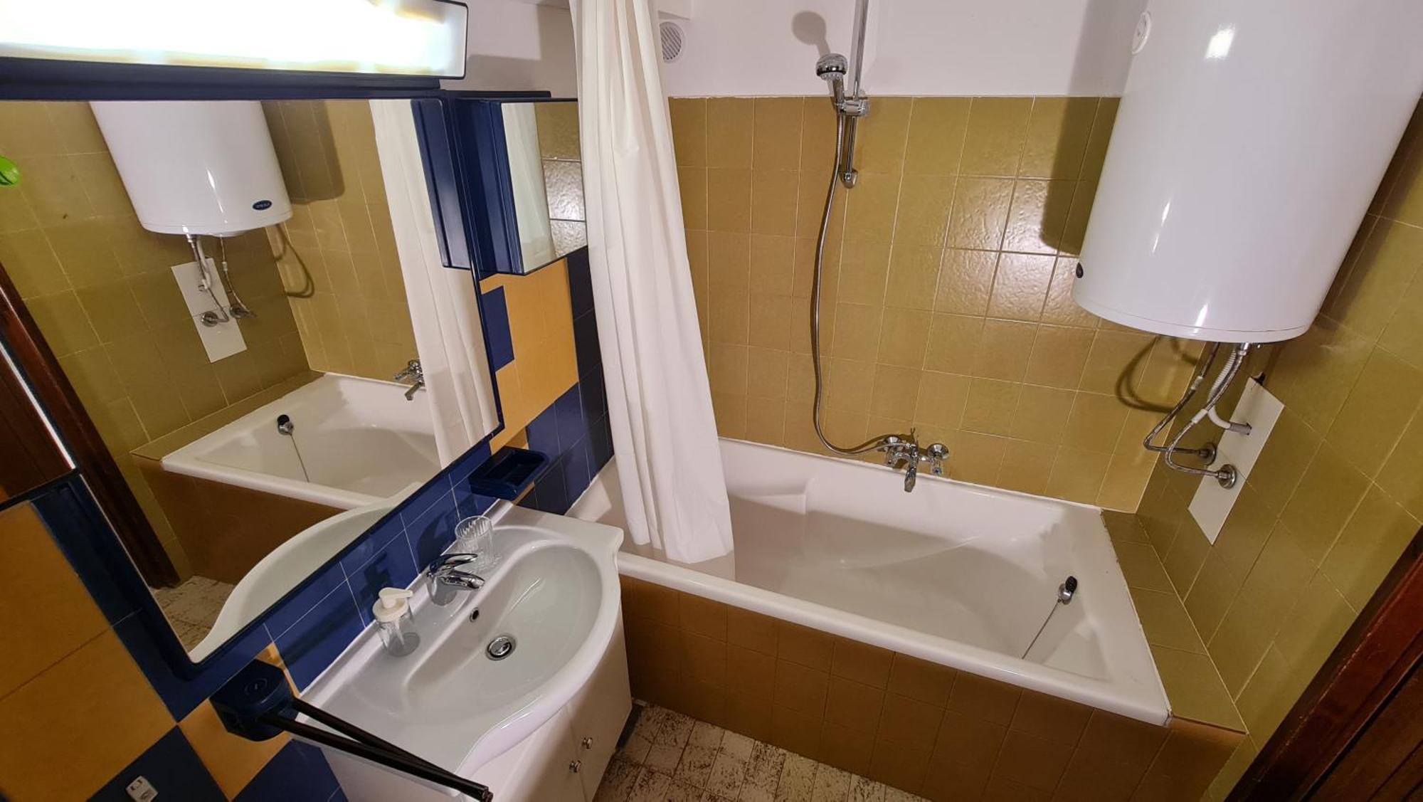 Plutus Apartments And Rooms With Free Parking Koper Exterior photo